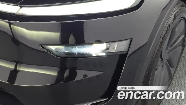 Tesla Model Y — Фото автомобиля 7