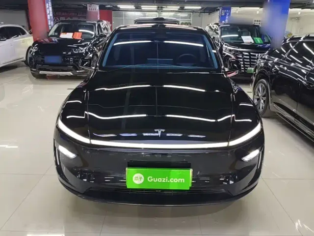 Tesla Model Y — Фото автомобиля 2