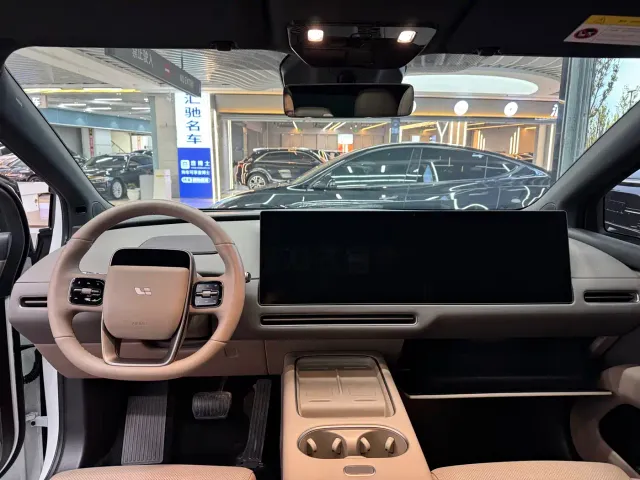 Li Auto i6 — Фото автомобиля 9