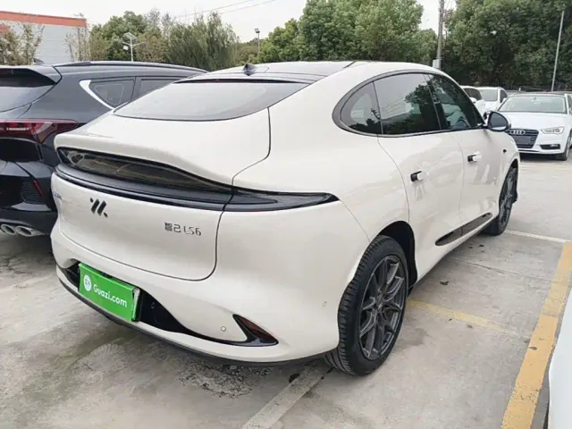 IM Motors LS6 — Фото автомобиля 6