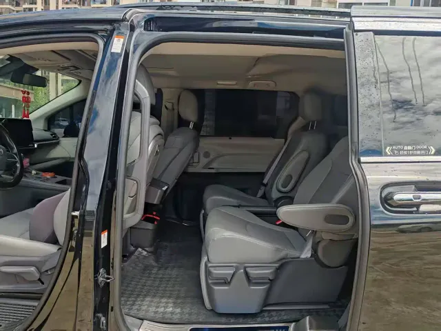 Toyota Granvia — Фото автомобиля 4