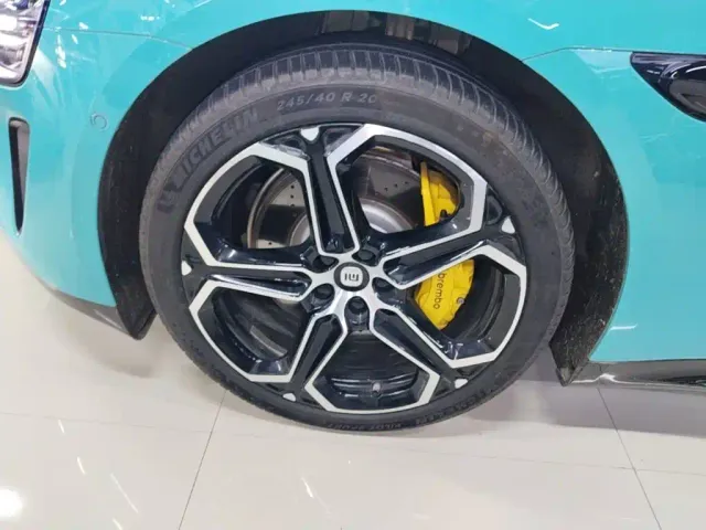 Xiaomi SU7 — Фото автомобиля 22