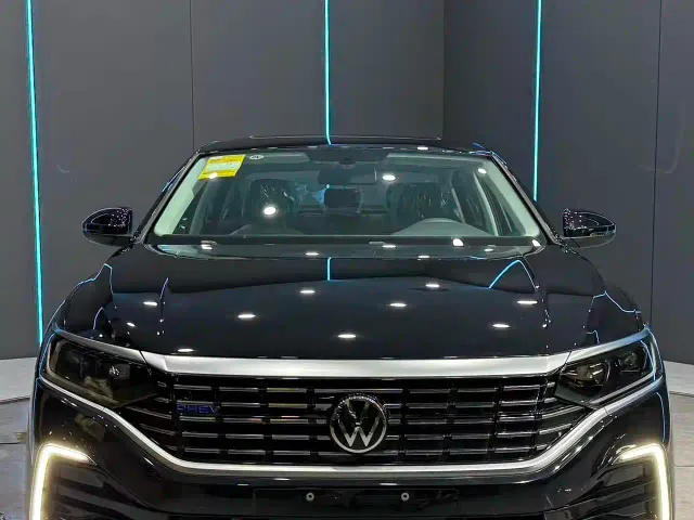 Volkswagen Passat — Фото автомобиля 2