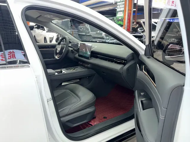 Wuling Starlight — Фото автомобиля 16