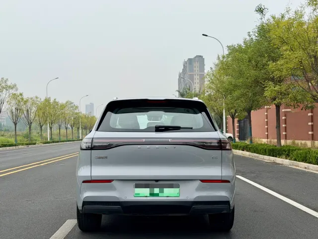 Geely Galaxy E5 — Фото автомобиля 8