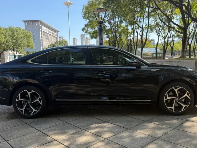 Volkswagen Passat — Фото автомобиля 4