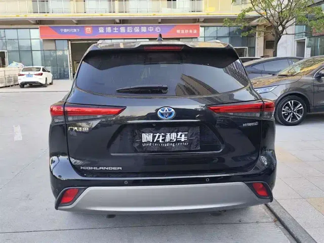 Toyota Highlander — Фото автомобиля 8