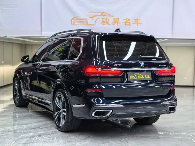 BMW X7 — Фото автомобиля 4