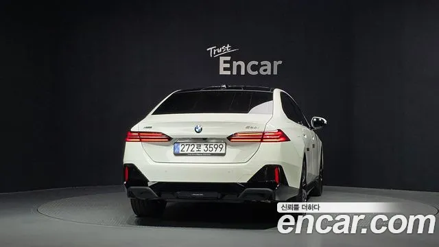 BMW 5 Series — Фото автомобиля 4