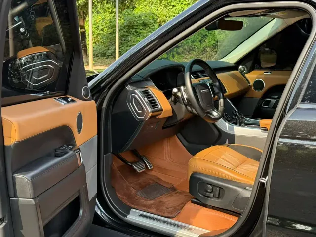 Land Rover Range Rover Sport — Фото автомобиля 9