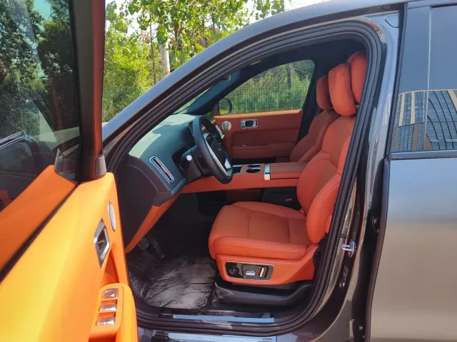 Li Auto L9 — Фото автомобиля 17