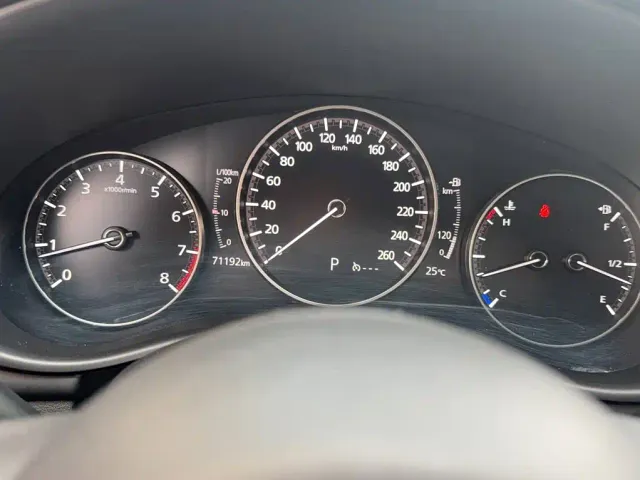 Mazda Axela — Фото автомобиля 6