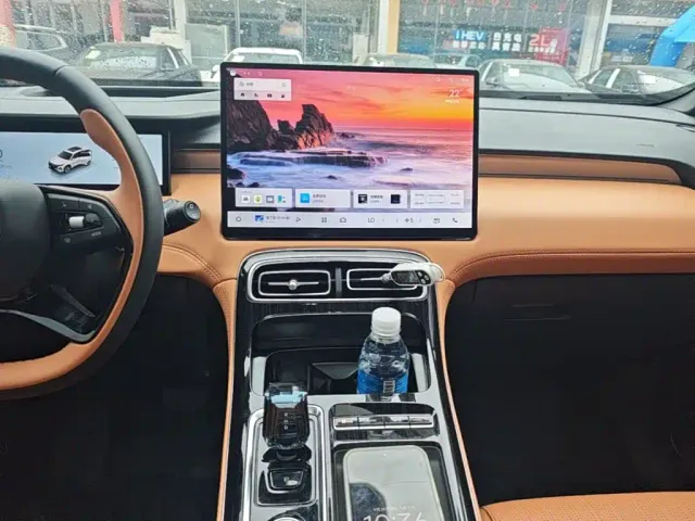 Geely Boyue L 2025 4th Gen 1.5TD DCT Splendor — Фото автомобиля 12