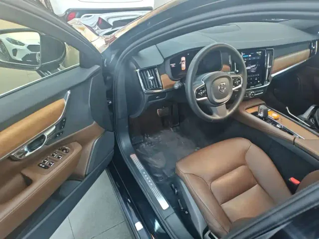 Volvo S90 — Фото автомобиля 15