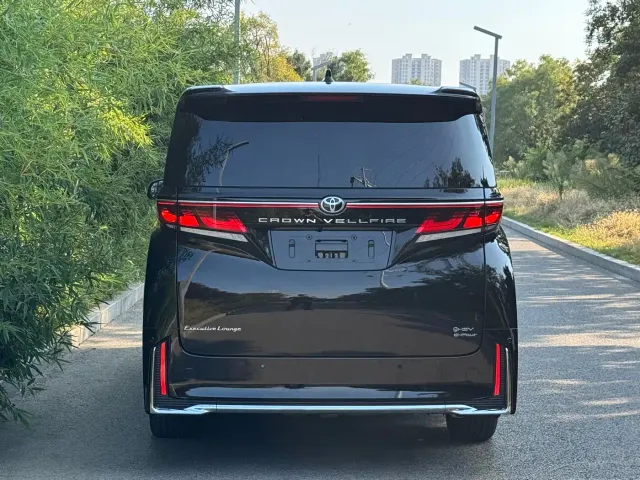 Toyota Vellfire — Фото автомобиля 14