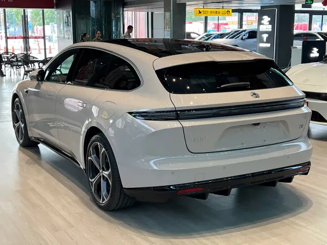Nio ET5 Touring — Фото автомобиля 6