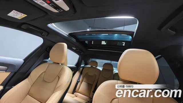 Volvo S90 — Фото автомобиля 12