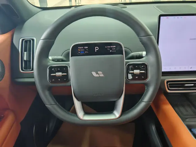 Li Auto L6 — Фото автомобиля 12