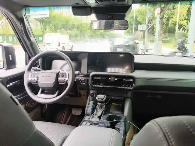Toyota Prado — Фото автомобиля 12
