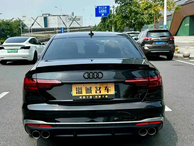 Audi A4L — Фото автомобиля 13
