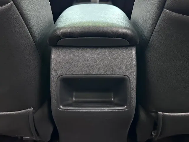 Toyota Corolla — Фото автомобиля 16