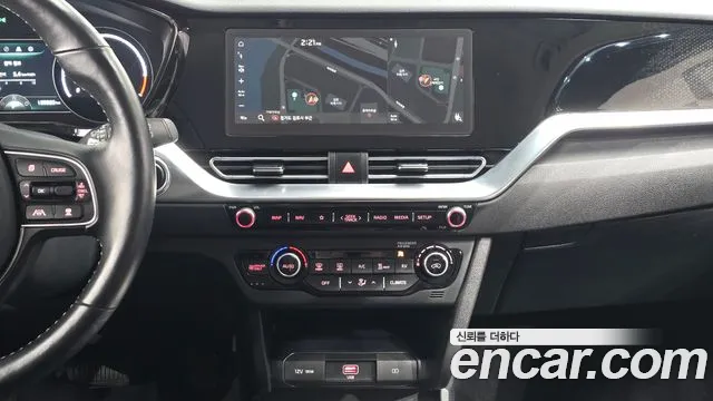 Kia Niro — Фото автомобиля 13