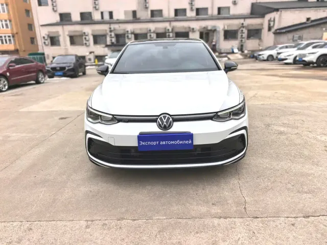 Volkswagen Golf — Фото автомобиля 2