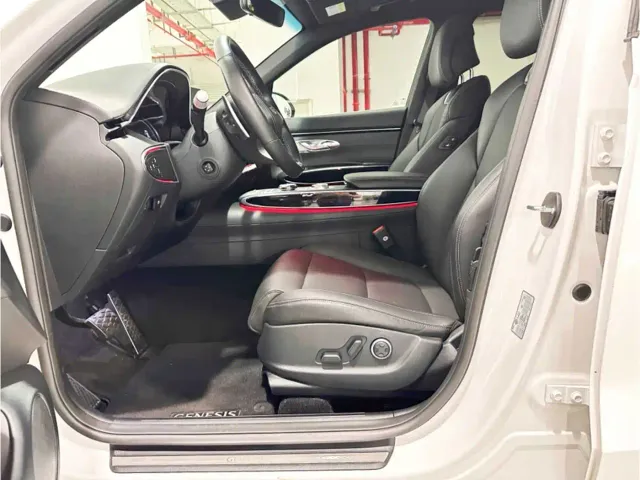 Genesis GV70 — Фото автомобиля 11