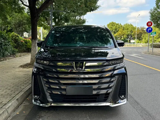 Toyota Vellfire — Фото автомобиля 2