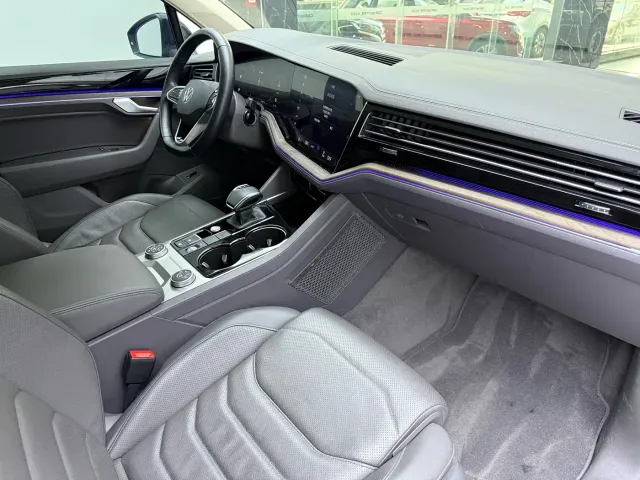Volkswagen Touareg — Фото автомобиля 20