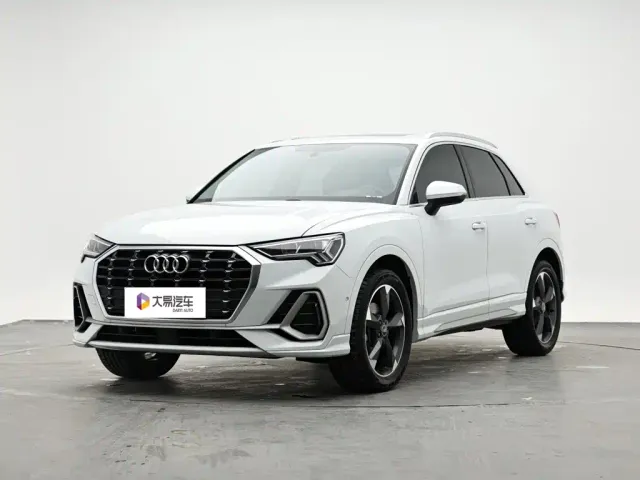 Фотография автомобиля — Audi Q3