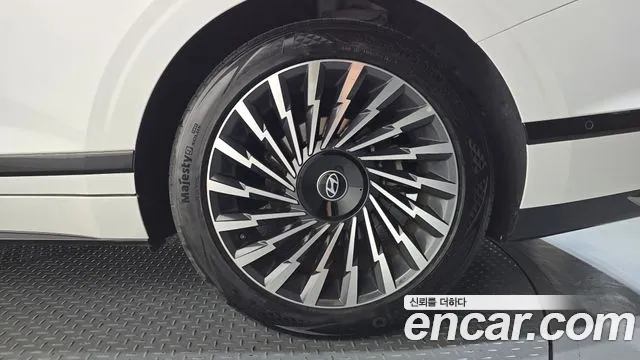 Hyundai Grandeur GN7 — Фото автомобиля 5