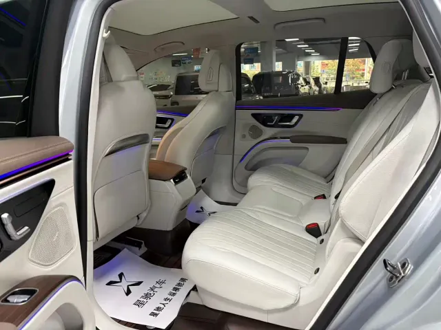 Mercedes-Benz EQS SUV — Фото автомобиля 7