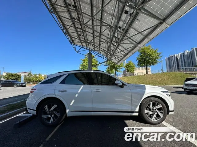 Genesis GV70 — Фото автомобиля 3