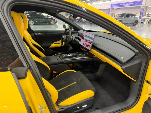 Xiaomi SU7 Ultra — Фото автомобиля 9