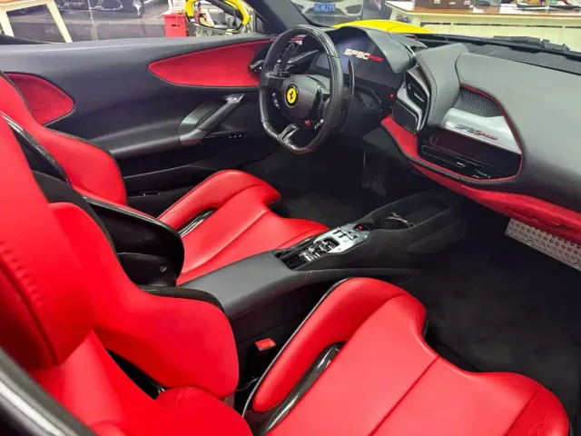 Ferrari SF90 — Фото автомобиля 9