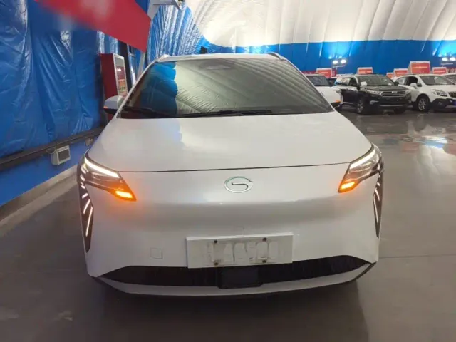 GAC Aion Y — Фото автомобиля 2