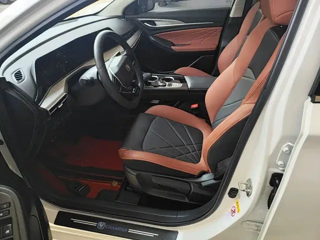 Changan Eado — Фото автомобиля 14