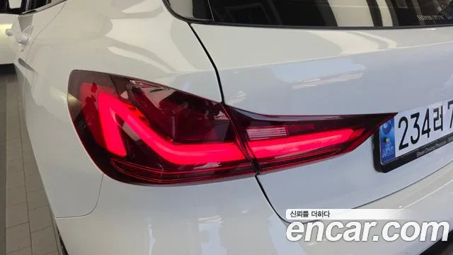 BMW 1 Series F40 — Фото автомобиля 8