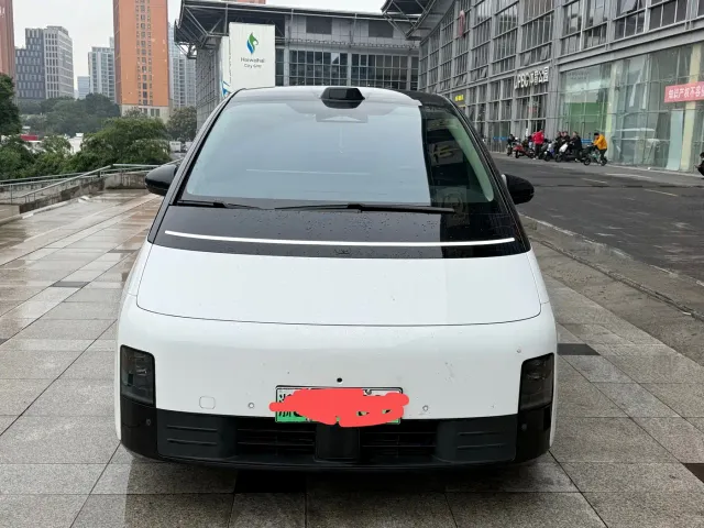 Li Auto MEGA — Фото автомобиля 4
