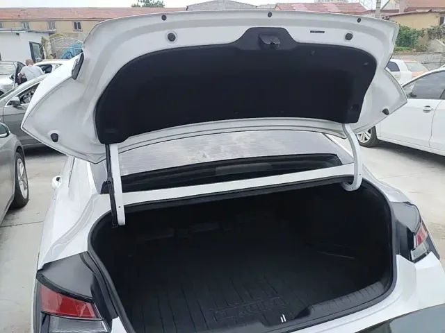 Hyundai Elantra — Фото автомобиля 18