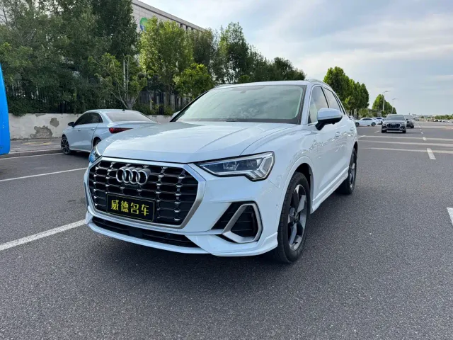 Фотография автомобиля — Audi Q3