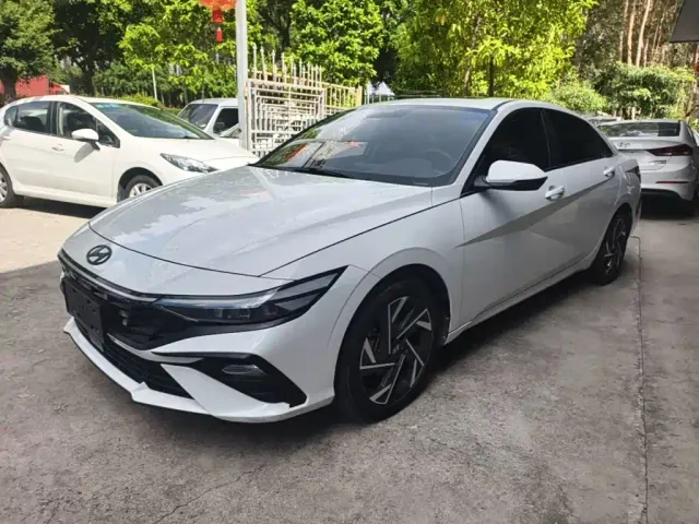 Фотография автомобиля — Hyundai Elantra