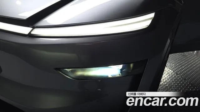 Tesla Model Y — Фото автомобиля 21
