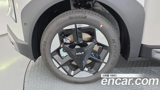 Kia Seltos Seltos 2 поколение Бензин 1.6T 4WD — Фото автомобиля 5