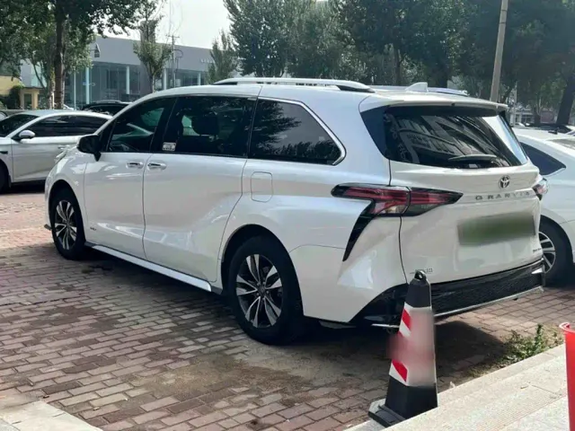 Toyota Granvia — Фото автомобиля 4