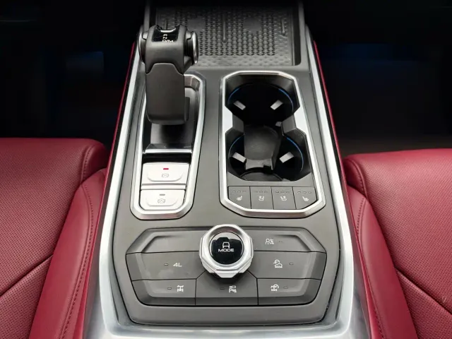 Tank Tank 400 New Energy 2024 Hi4-T Off-Road Edition — Фото автомобиля 14