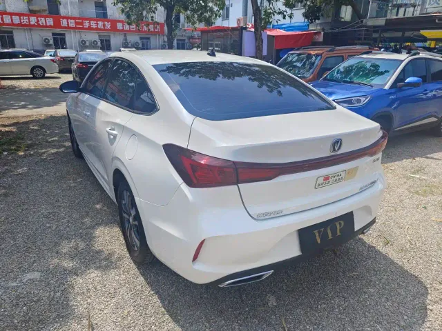 Changan Eado — Фото автомобиля 13
