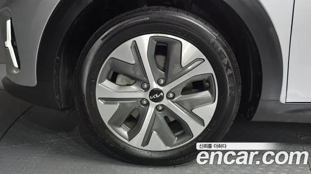 Kia Niro — Фото автомобиля 4