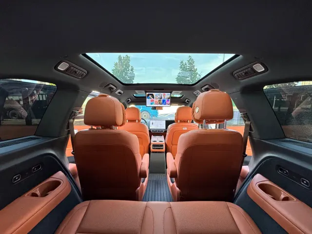 Li Auto L9 — Фото автомобиля 30